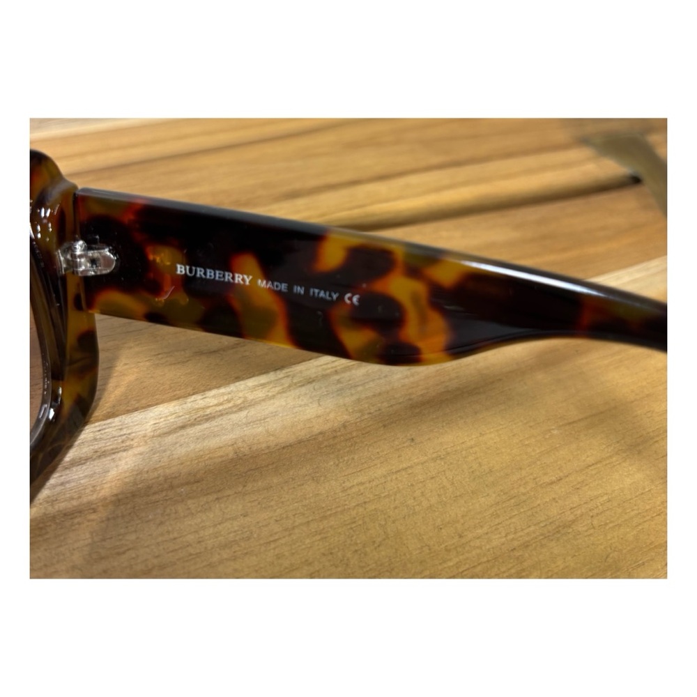 NWOT Burberry Woman’s BE4327 Delilah Square Sunglasses in Light Havana - Picture 12 of 15